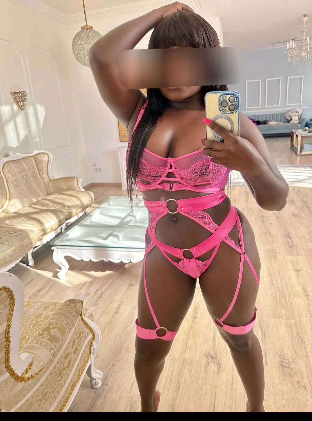 Chioma escort London